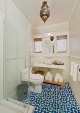 lantai kamar mandi bergaya moroccan