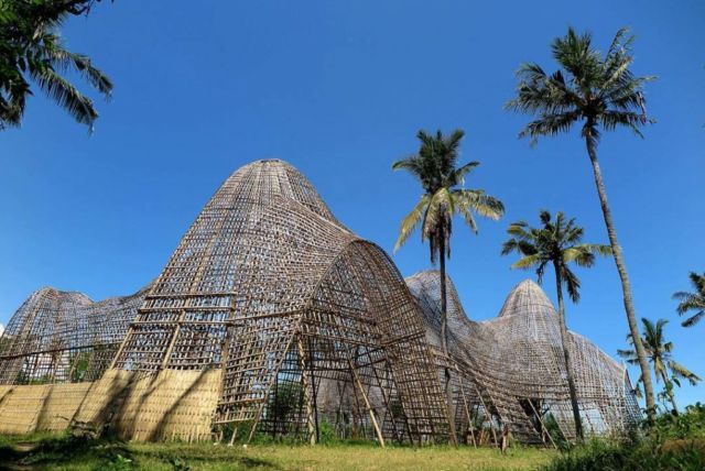 rumah bambu Pengalon